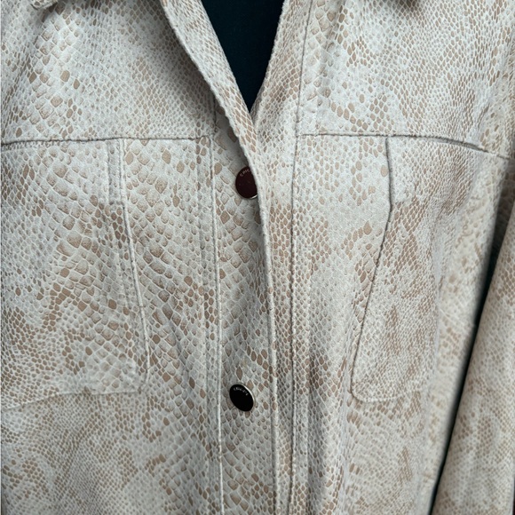 Snakeskin Patterned Jacket - Picture 3 of 5